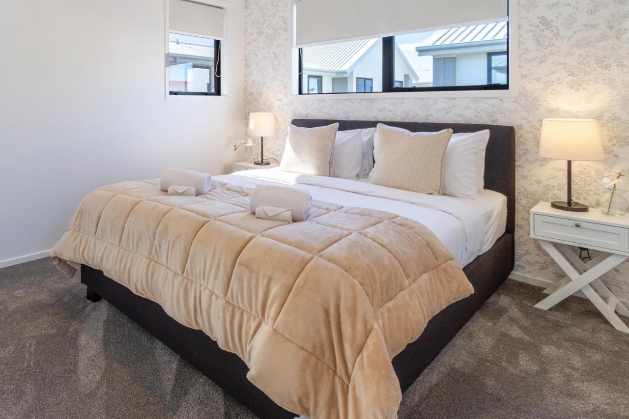 Beachside Bliss: 1 Bed 1 Bath Christchurch Ngoại thất bức ảnh