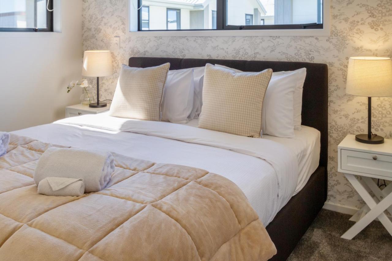 Beachside Bliss: 1 Bed 1 Bath Christchurch Ngoại thất bức ảnh
