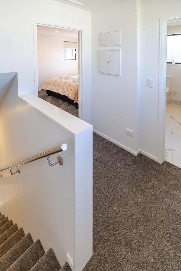 Beachside Bliss: 1 Bed 1 Bath Christchurch Ngoại thất bức ảnh